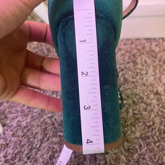 BRAND NEW IN BOX. Emerald green Velvet, nonslip base, leather insole 4 inch! - Picture 13 of 13